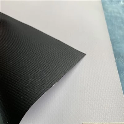Biểu ngữ có đèn phía trước phủ nhựa PVC Mặt sau màu đen
